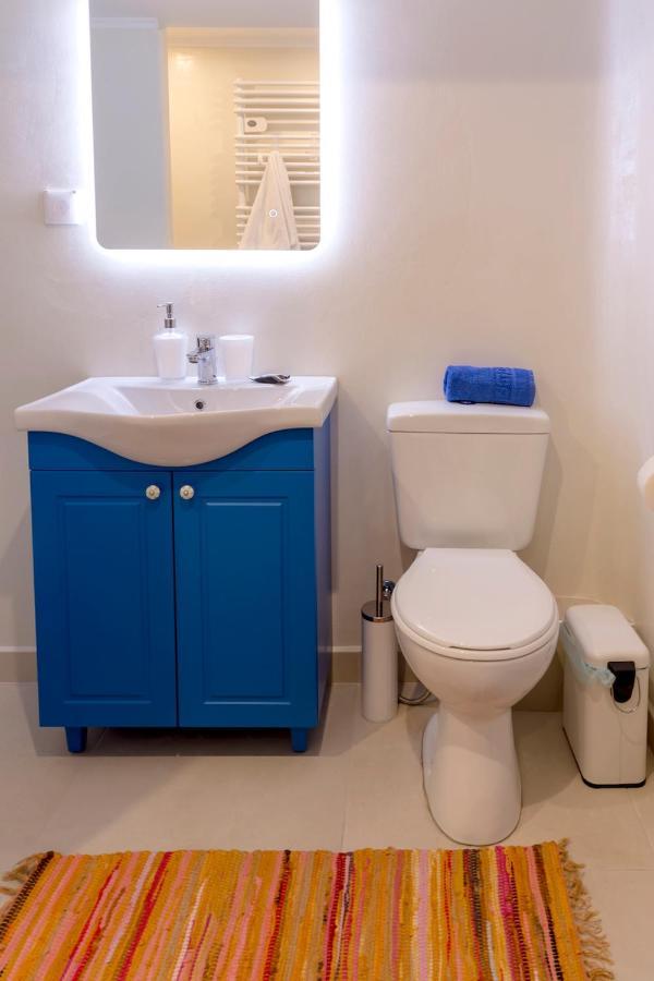 Blue And White Apartment Vipgreece أثينا المظهر الخارجي الصورة