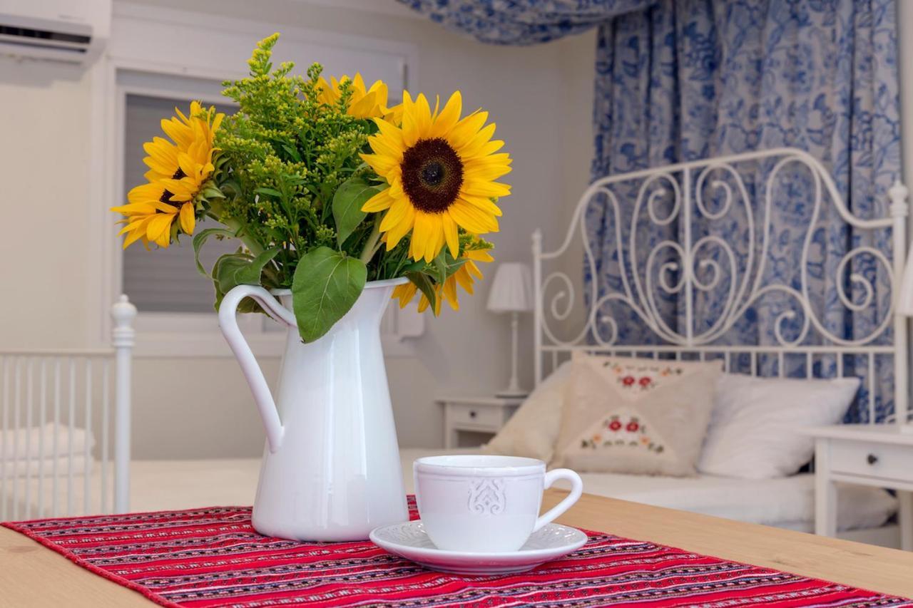 Blue And White Apartment Vipgreece أثينا المظهر الخارجي الصورة