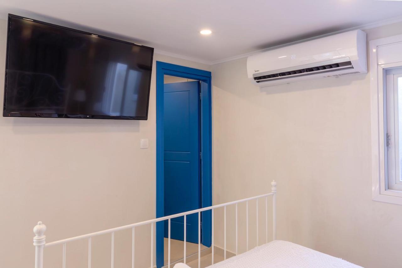 Blue And White Apartment Vipgreece أثينا المظهر الخارجي الصورة