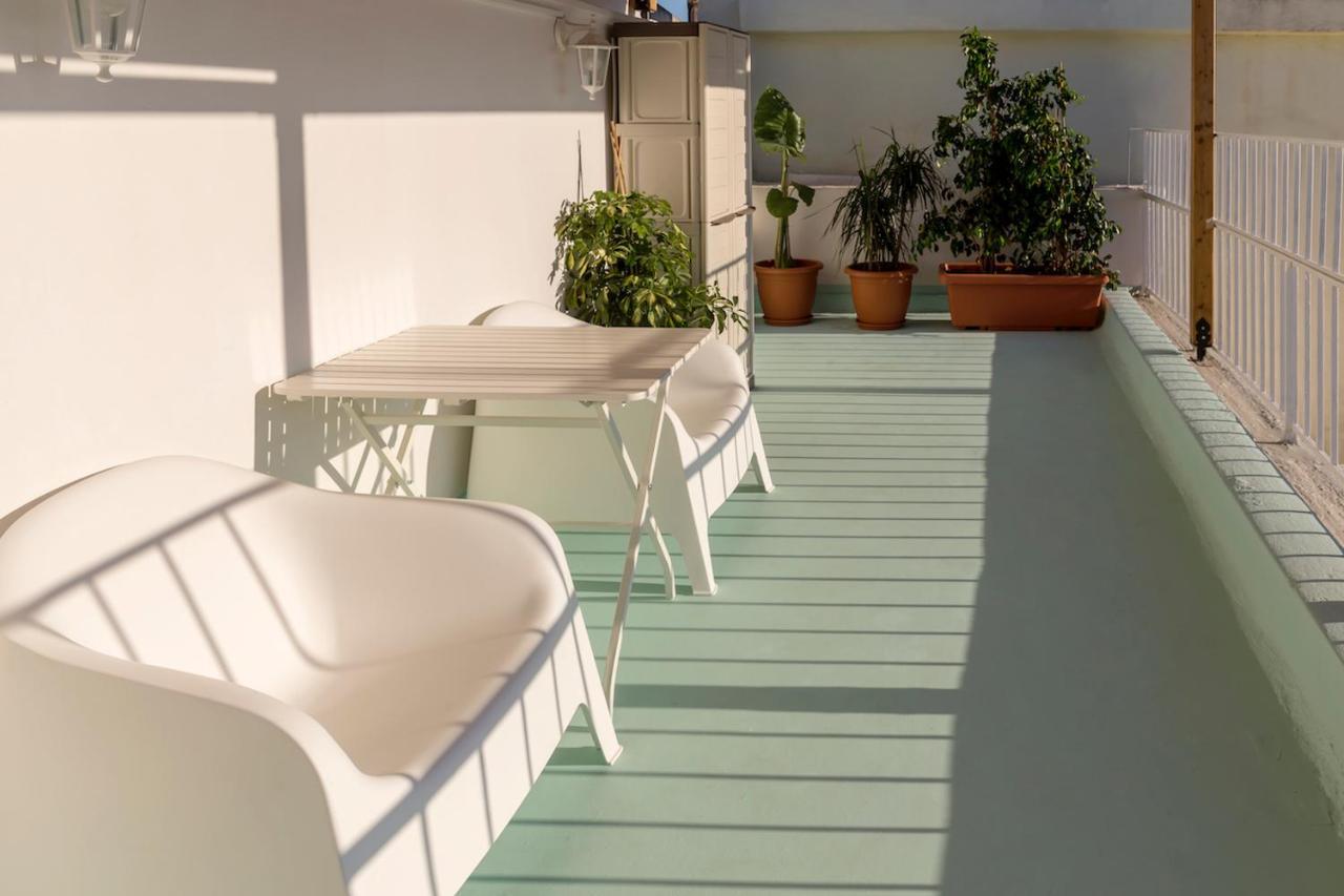 Blue And White Apartment Vipgreece أثينا المظهر الخارجي الصورة