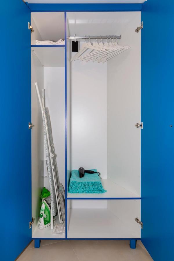 Blue And White Apartment Vipgreece أثينا المظهر الخارجي الصورة